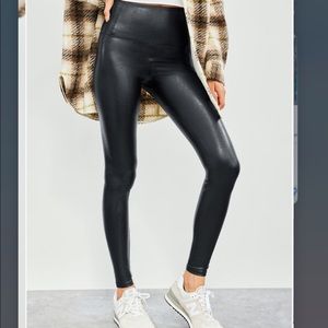 Aritzia Wilfred Free Daria Pants